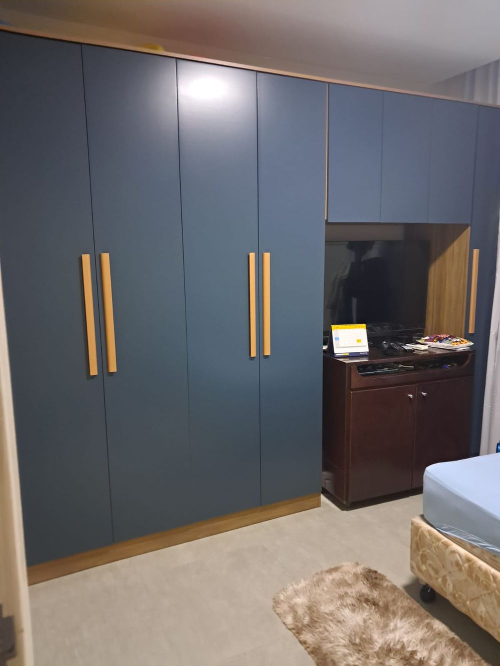 Guarda-Roupa 4 Portas 2 Gavetas Kappesberg Adapt Nogueira/Azul