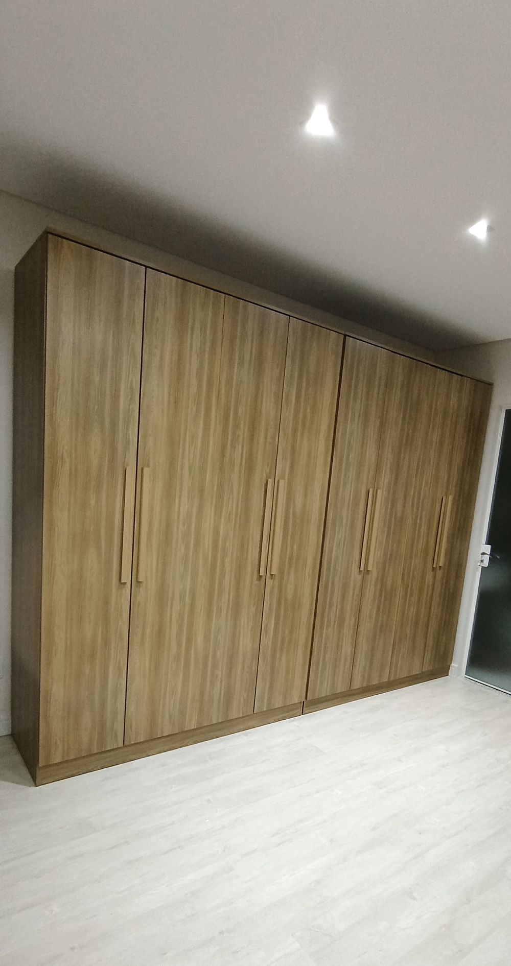 Guarda-Roupa 4 Portas 2 Gavetas Kappesberg Adapt Nogueira