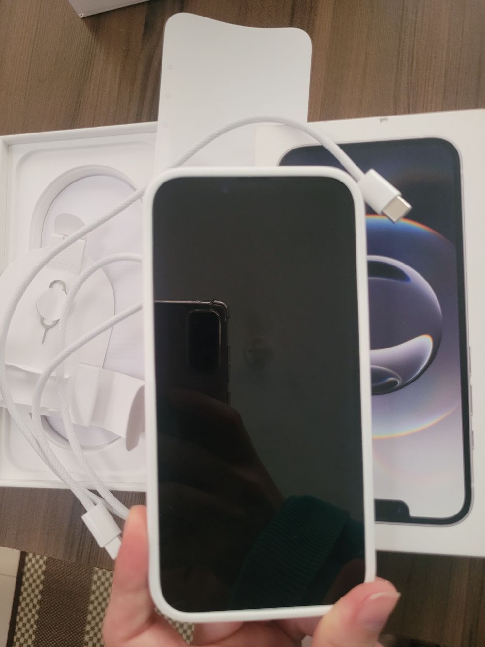 Apple iPhone 16eホワイト 128GB 本体 Comprar iPhone 16 de 128 GB – Branco - Apple (BR)