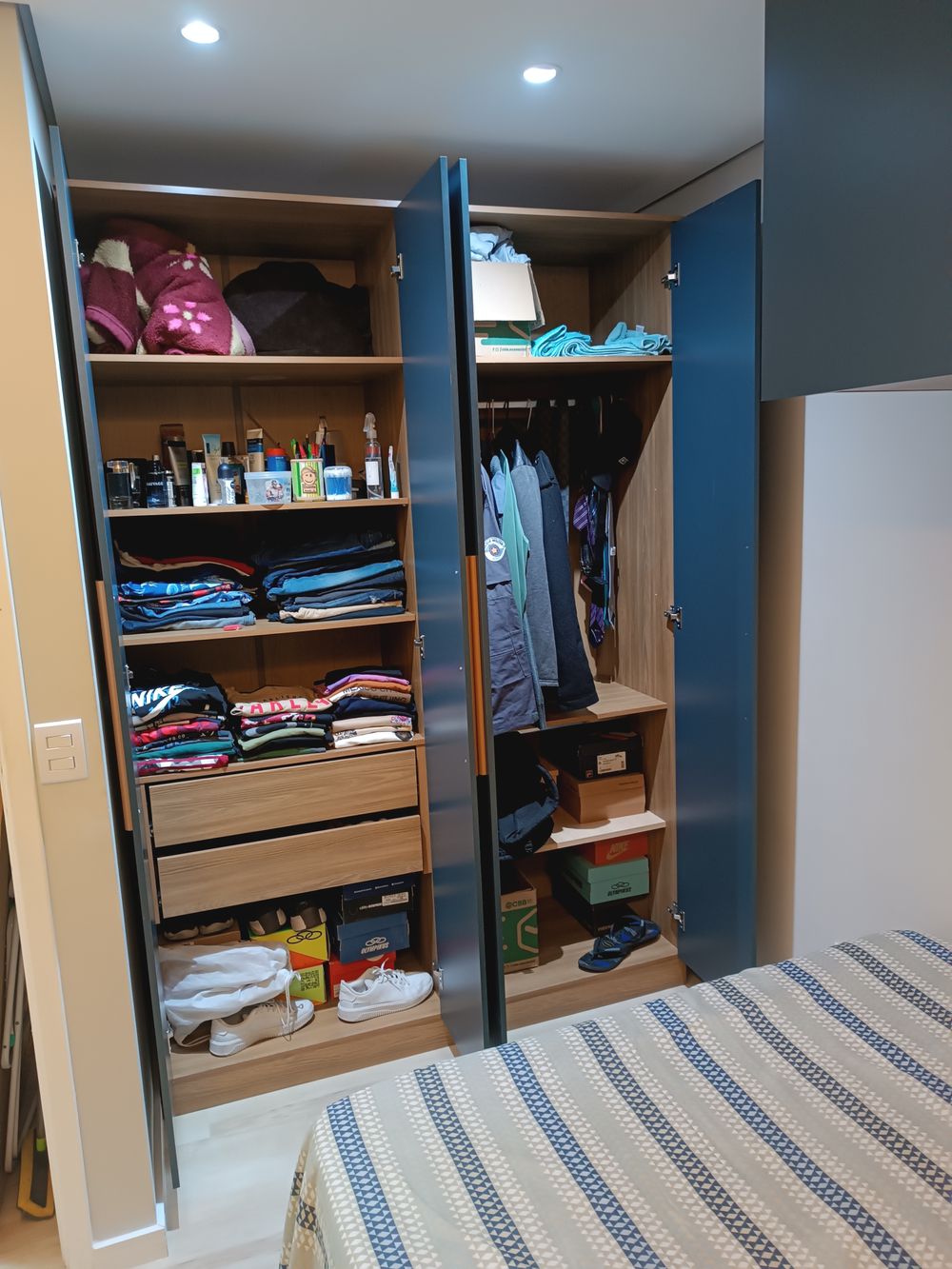 Guarda-Roupa 4 Portas 2 Gavetas Kappesberg Adapt Nogueira/Azul