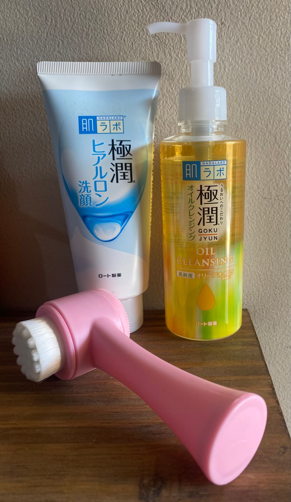 Kit Dupla Limpeza com Massageador Facial - Rohto Mentholatum