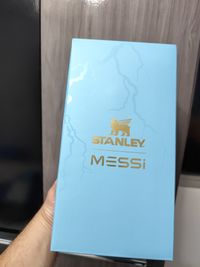 Jug Térmica Stanley Flip Straw Messi Blue | 1.9L – Stanley 1913 BR