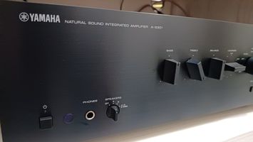 Amplificador Integrado Yamaha A-S301 Preto Eficiente para Som de